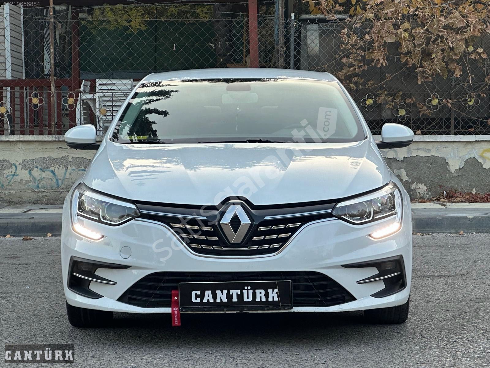 ***CANTÜRK'TEN HATASIZ MEGAN 4 1.5 BAKIMLI TOUCH BÜYÜK EKRAN ***