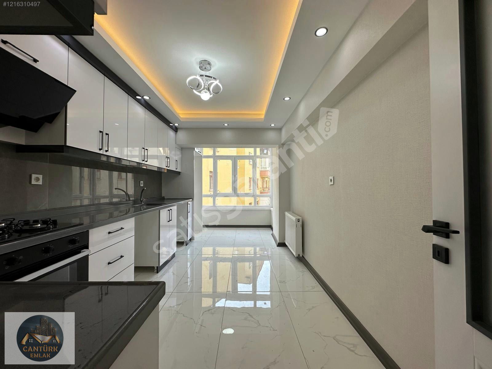 ***CANTÜRK EMLAK'TAN KLASİK BİNADA İÇİ YAPILI DAİRE***