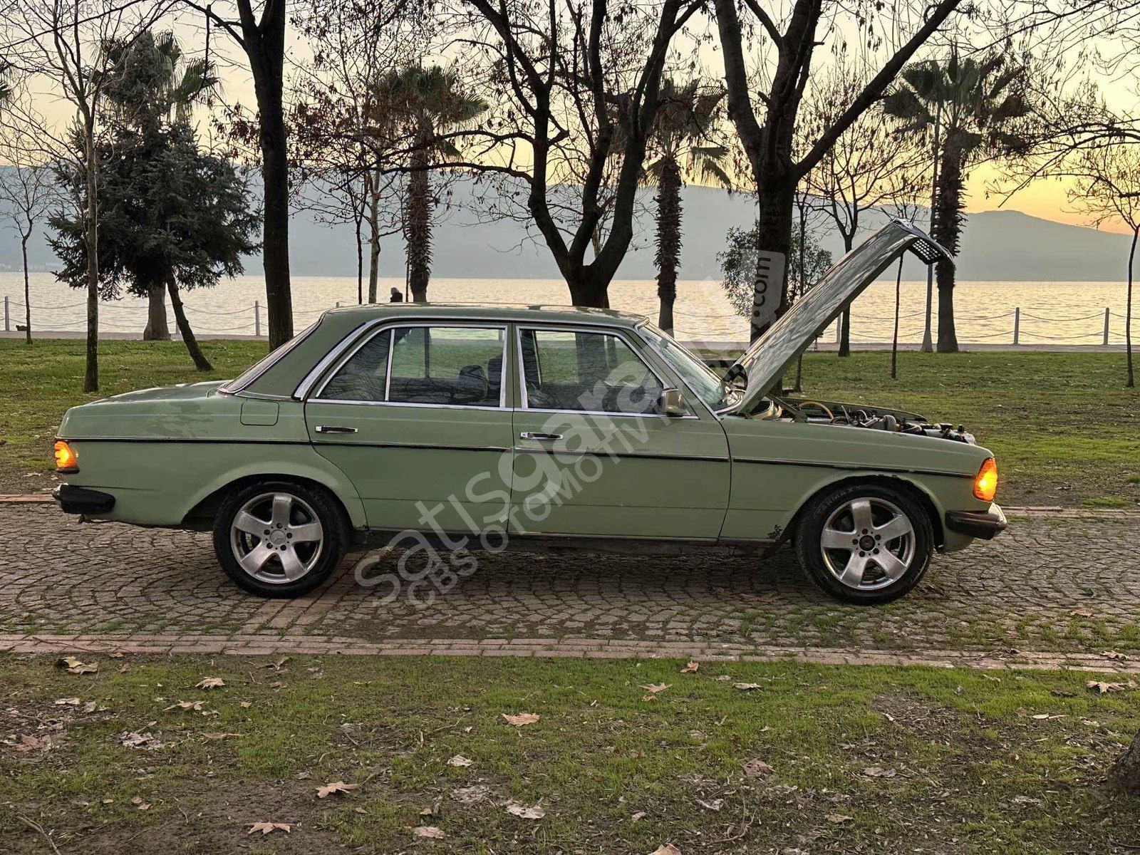 KEYFİ HİZMETE MAHSUSTUR! 1978 MERCEDES 230.4MOTOR YÜRÜR SÜPER