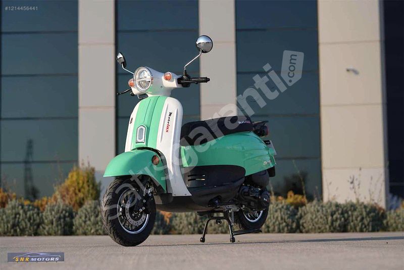 MOTOLÜX VİNTAGE 50 S YENİ ŞIK TASARIMI İLE STOKLARDA