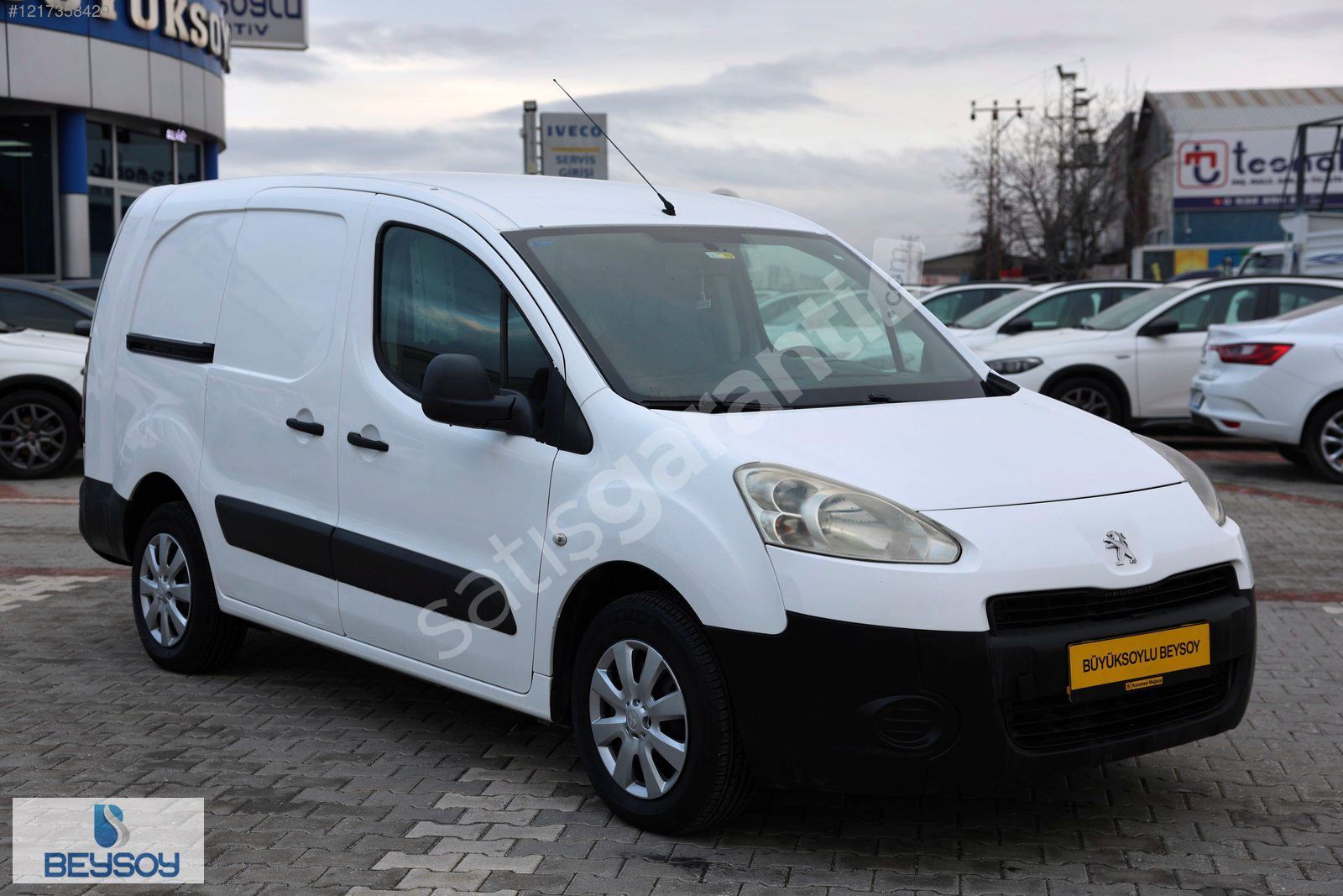 BÜYÜKSOYLU BEYSOY'DAN 2012 PARTNER VAN UZUN COMFORT PACK 2+1