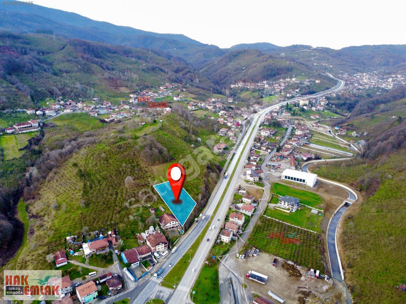 Hak Emlak'tan Şekerpınar Mah Ana Yola Cepheli Satılık 981m² Arsa