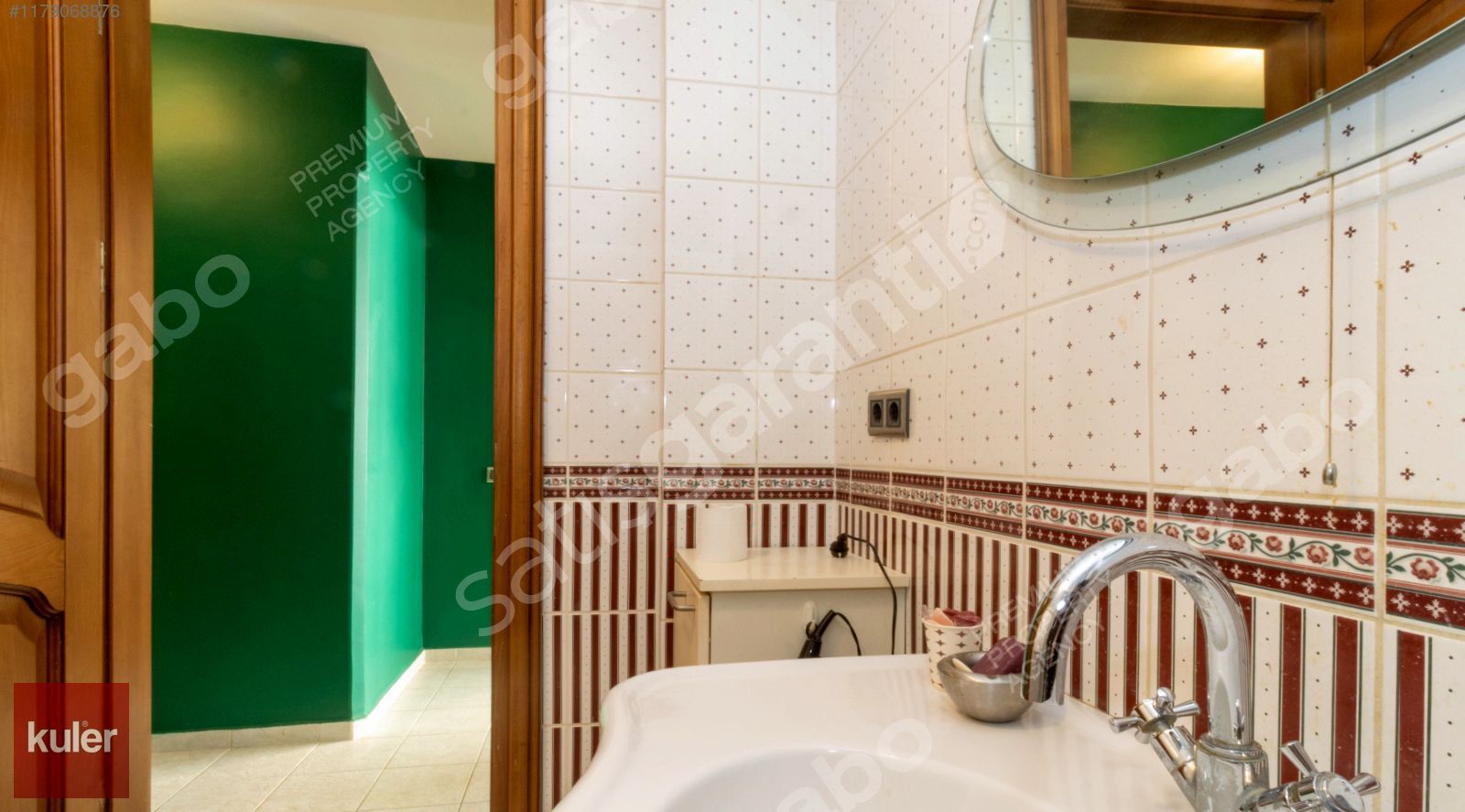 ŞİŞLİ MERKEZ'DE 160m² ARA KAT 3.5+1 SATILIK DAİRE