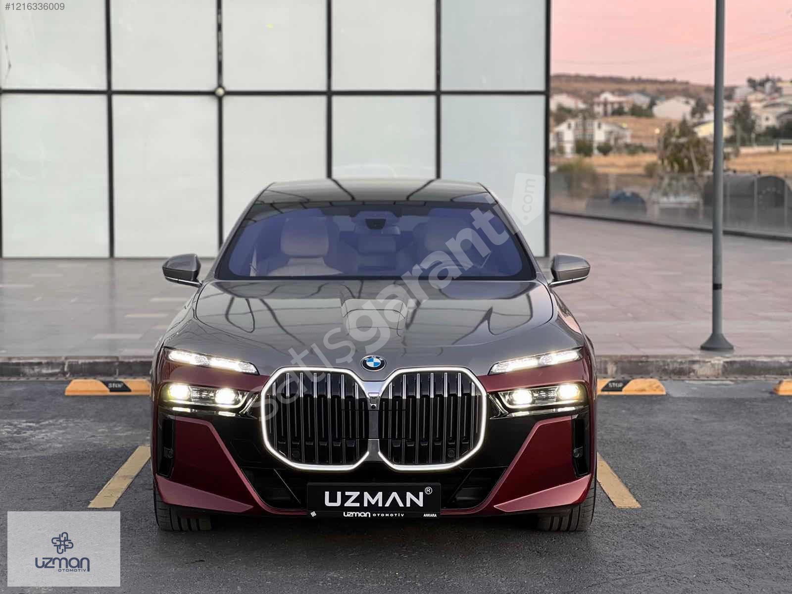 2023-BAYİ-BMW 7.40d xDrive LONG M EXCEL-ARKA AKS- ÇİFT RENK