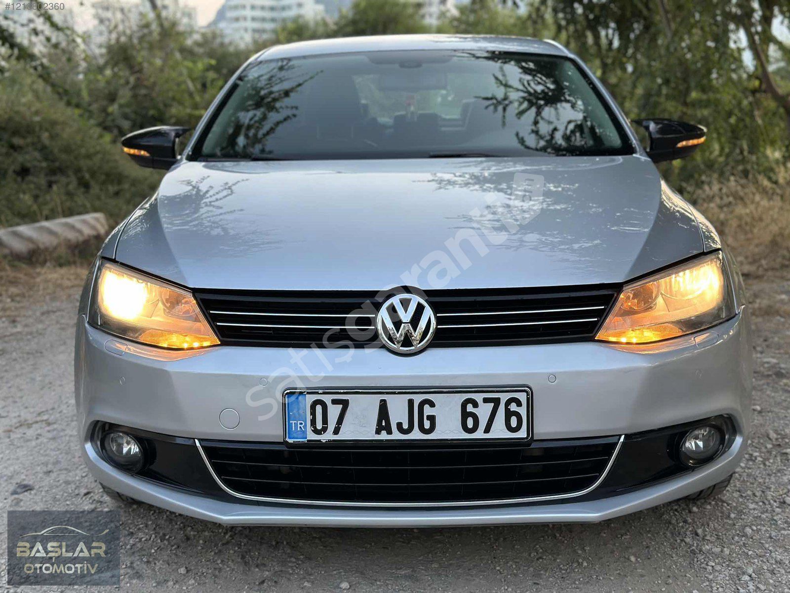 /// ACİL SATILIK2011 VW JETTA TEMİZ ARAÇ 1.6 TDİ DSG CONFORTLİNE