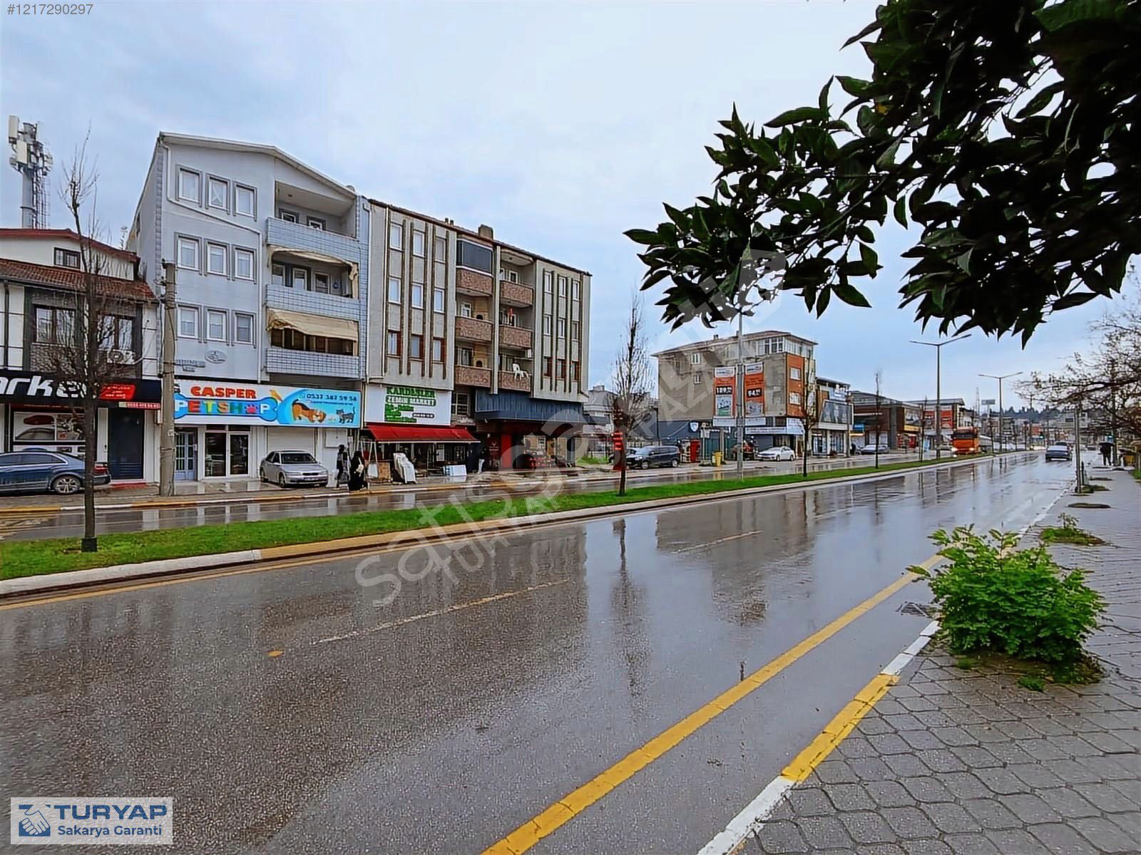 Erenler Çarşamba Pazarı Girişinde Kiralık 3+1 Geniş Daire