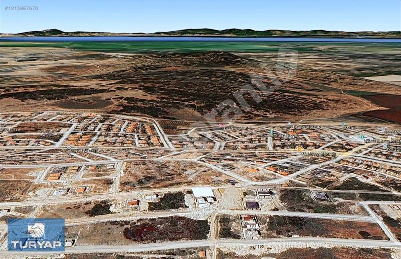 SEYREK VİLLAKENT'DE MERKEZİ KONUMDA 3 VİLLALIK 733 M² ARSA