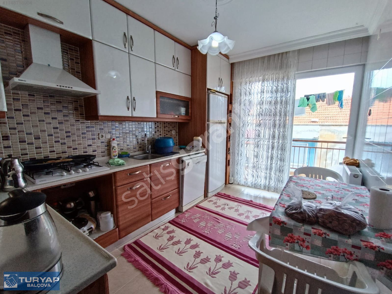 BALÇOVA MERKEZDE 3+1 K.OTOPARKLI ve K. MUTFAKLI GENİŞ DAİRE