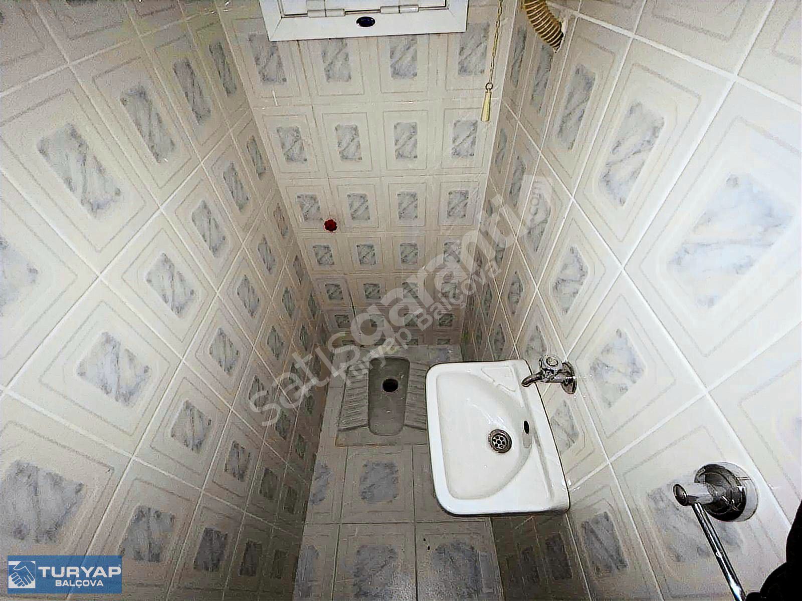 Balçova Çağdaş Caddesinde 2+1 Deniz Manzaralı Kiralık Daire