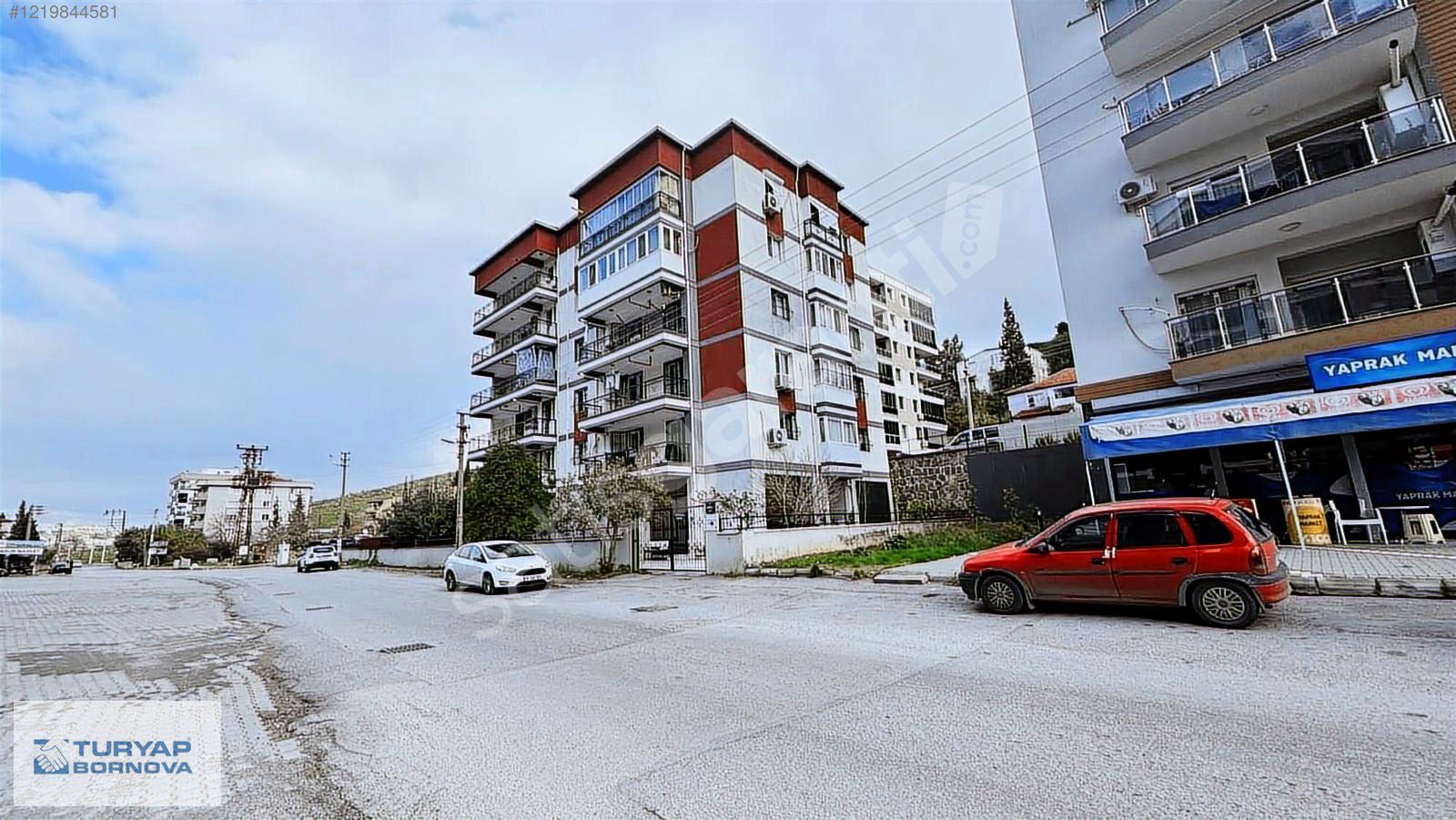 Çiğli Balatçık Mahallesi'nde satılık 3 + 1 daire