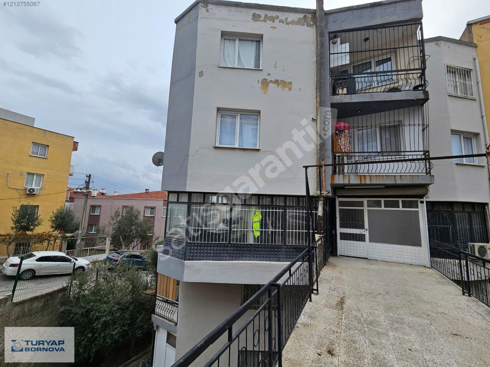 BORNOVA ATATÜRK MAHALLESİNDE SATILIK 65 M2 DÜKKAN