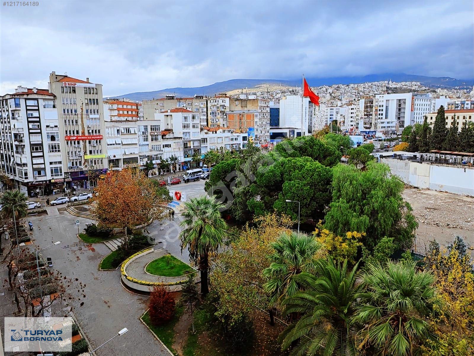 Bornova Merkez'de 3+1 Kiralık Daire