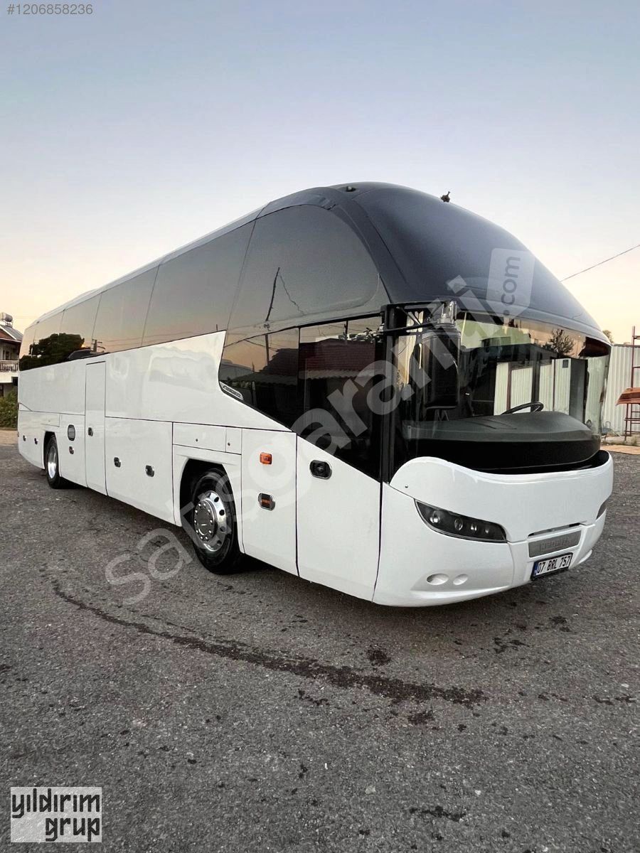 2009 model Neoplan Cityliner2+1 koltuklu sürücü dahil 41 kişilik
