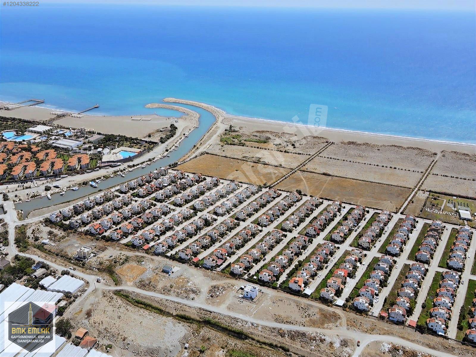 BMK DAN ANTALYA KUMLUCA MAVİKENT TE SATILIK VİLLA ARSASI