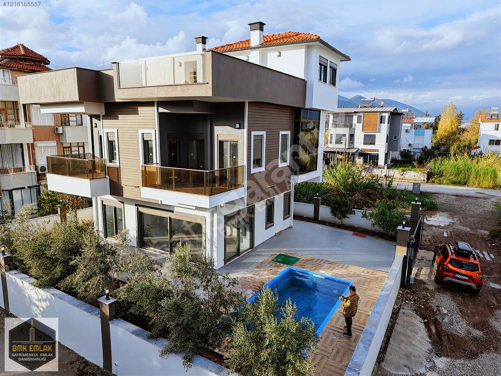 BMK EMLAKTAN FİNİKE DE MUHTEŞEM MANZARALI SATILIK TRİPLEX VİLLA