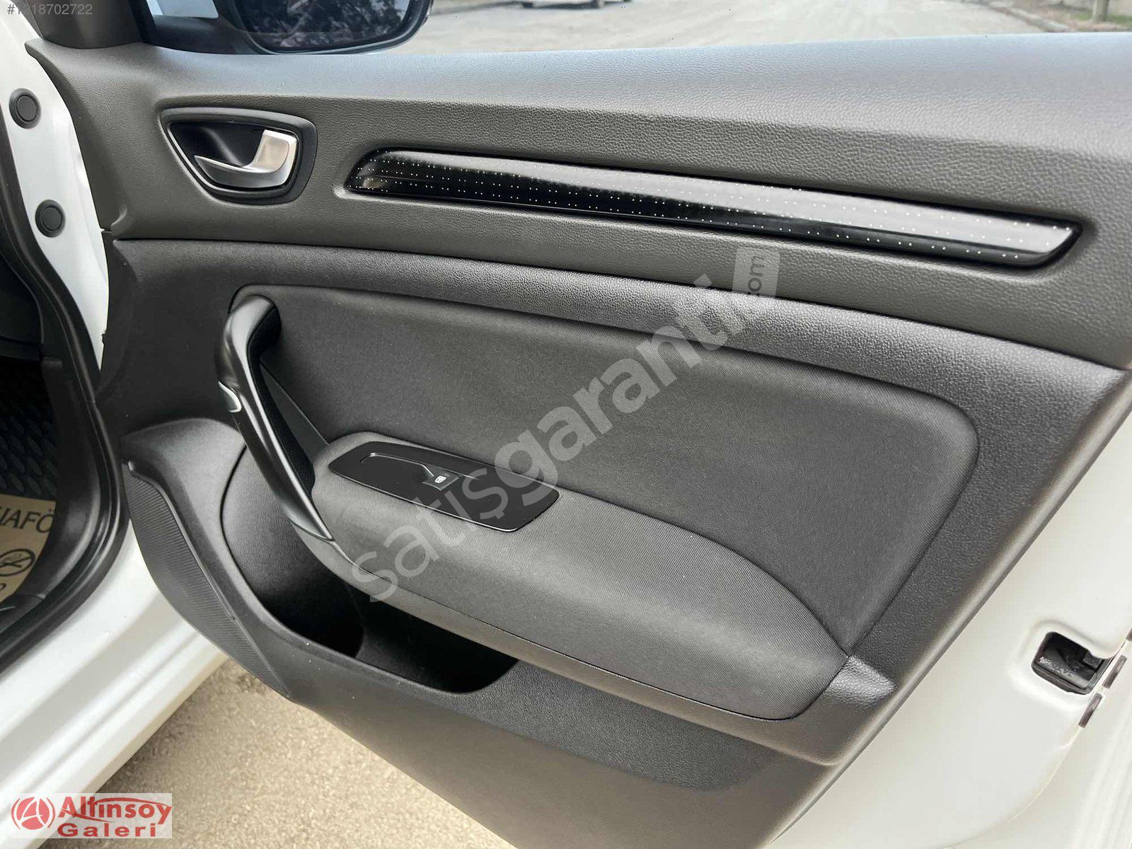 ALTINSOY'DAN 1.5 DCI MEGANE TESLA EKRANLI OTOMATİK TOUCH