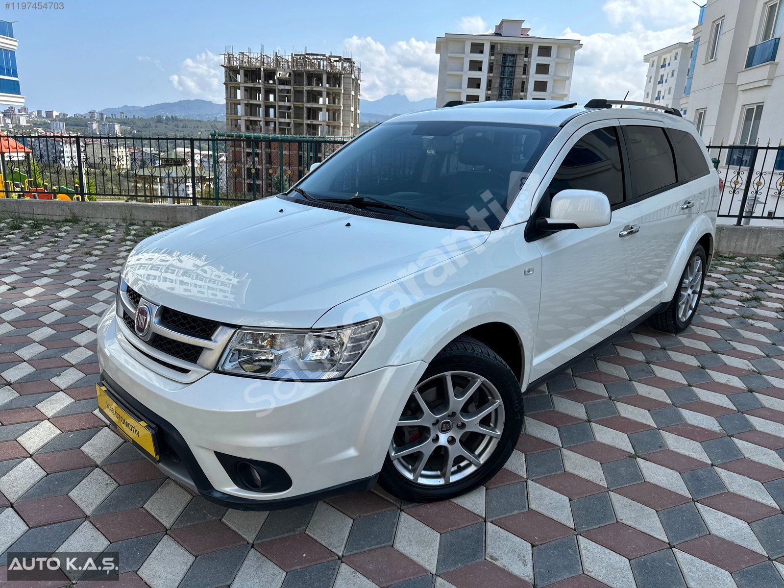 Fiat Freemont 4x4 Otomatik HATASIZ Yarım parça lokal (TAKASOLUR)