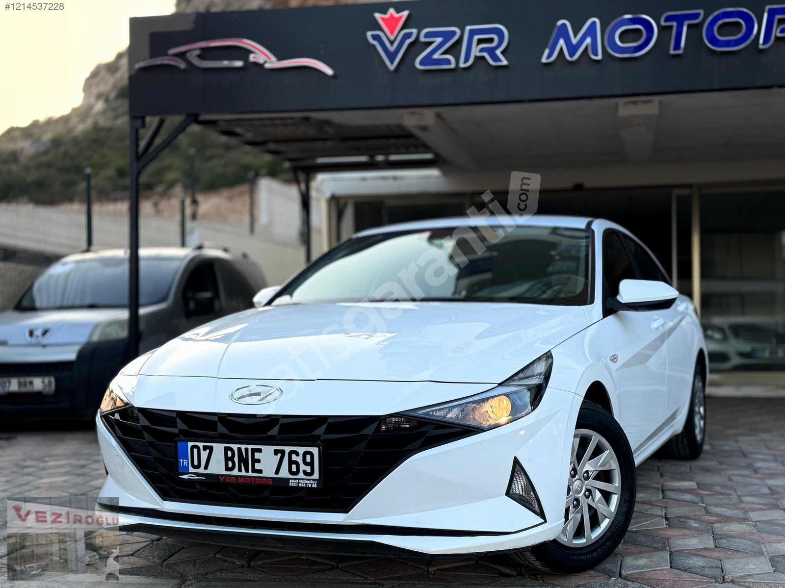 VZR MOTORS Hyundai Elantra 64.000 Km Hatasız İlk Elden Garantili