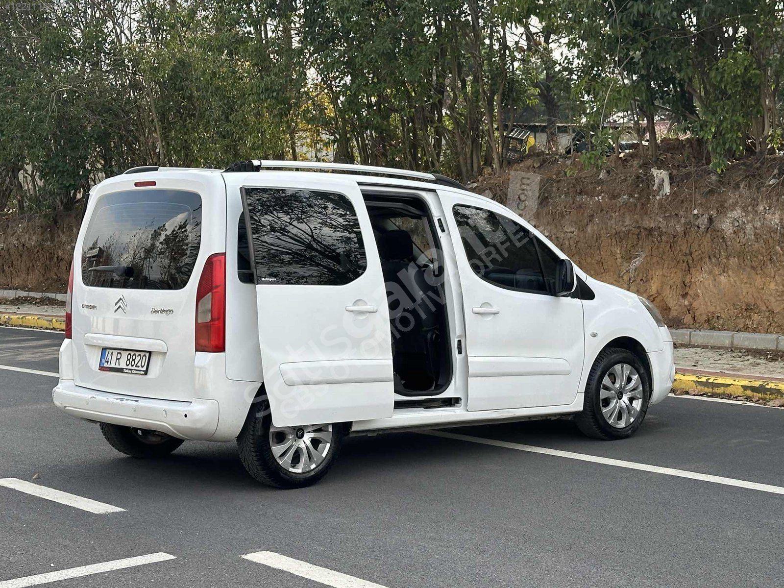 2012 MODEL HATASIZ AYARINDA İLK SAHİBİNDEN BERLİNGO DOLU PAKET