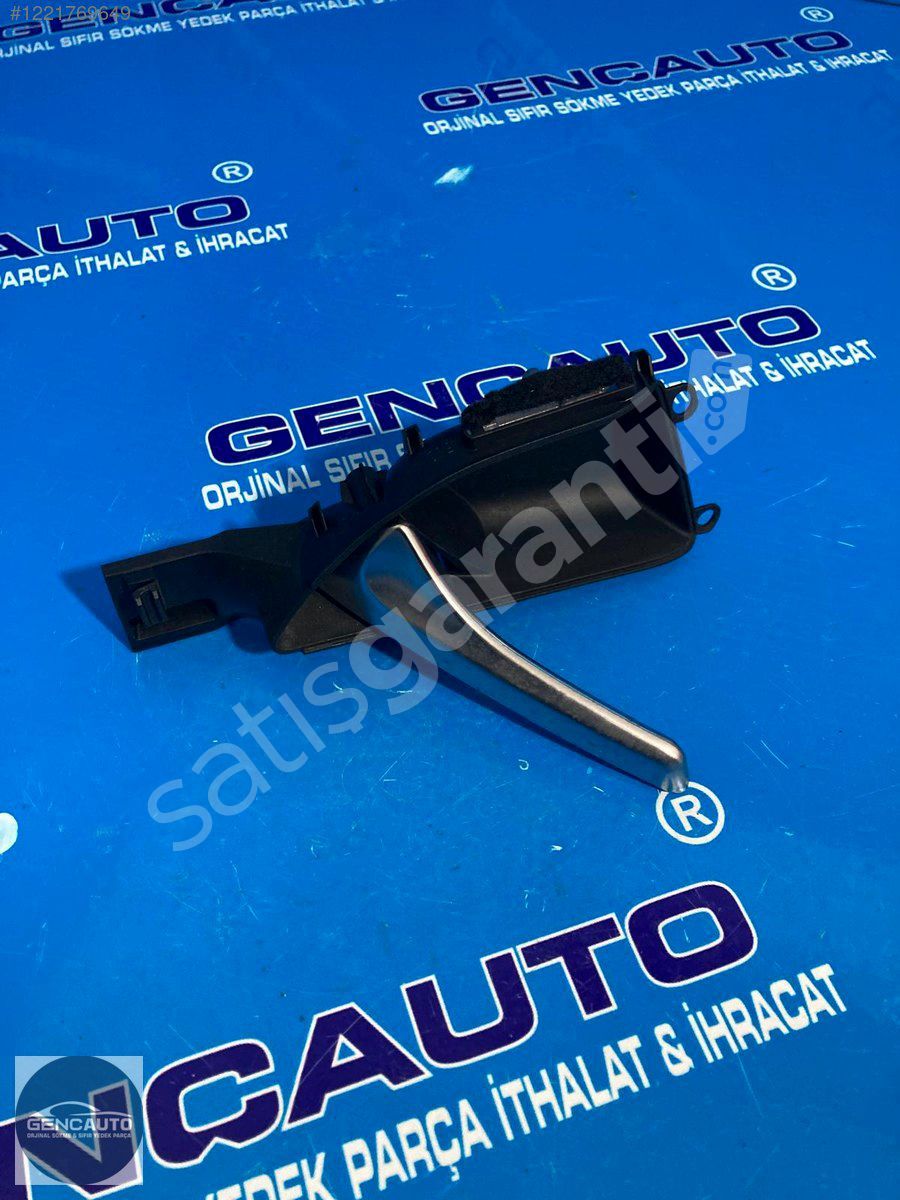 MERCEDES W117 CLA KAPI İÇ AÇMA KOLU SÖKME ORJ A2467600 SOL