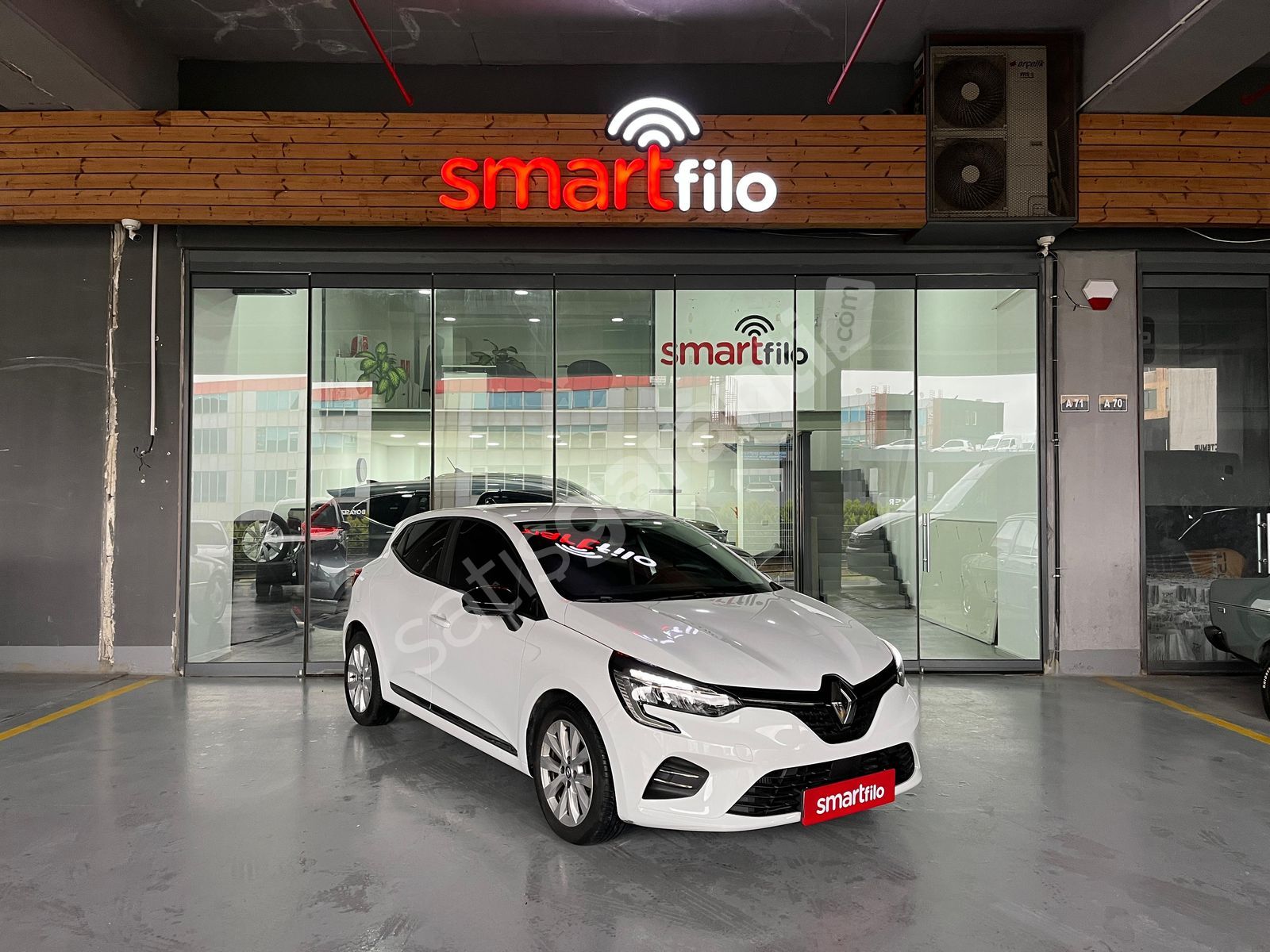 SMARTFİLO'DAN Renault Clio 1.0 TCe Touch X-Tronic