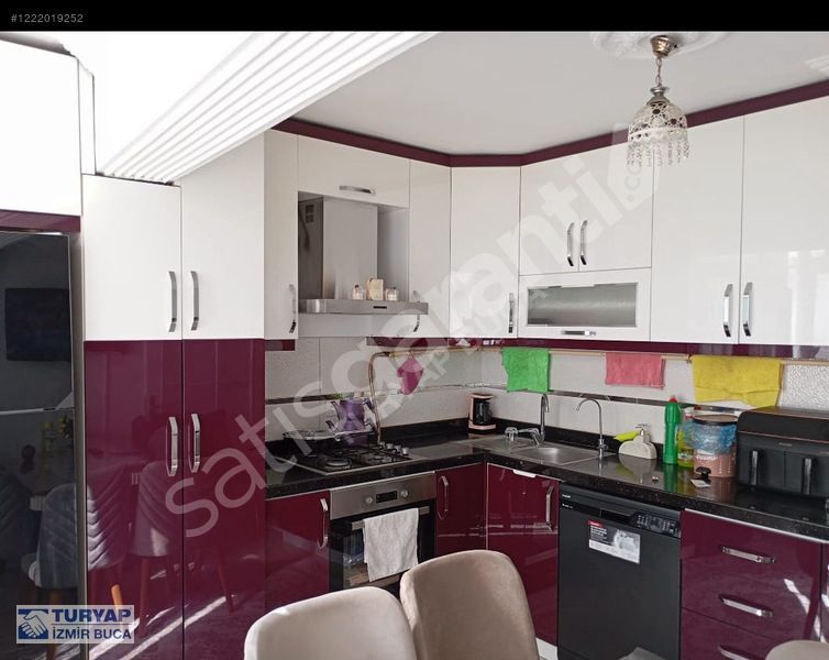 TURYAP BUCA'DAN YILDIZ MH.DE CADDE ÜSTÜNDE SATILIK DAİRE