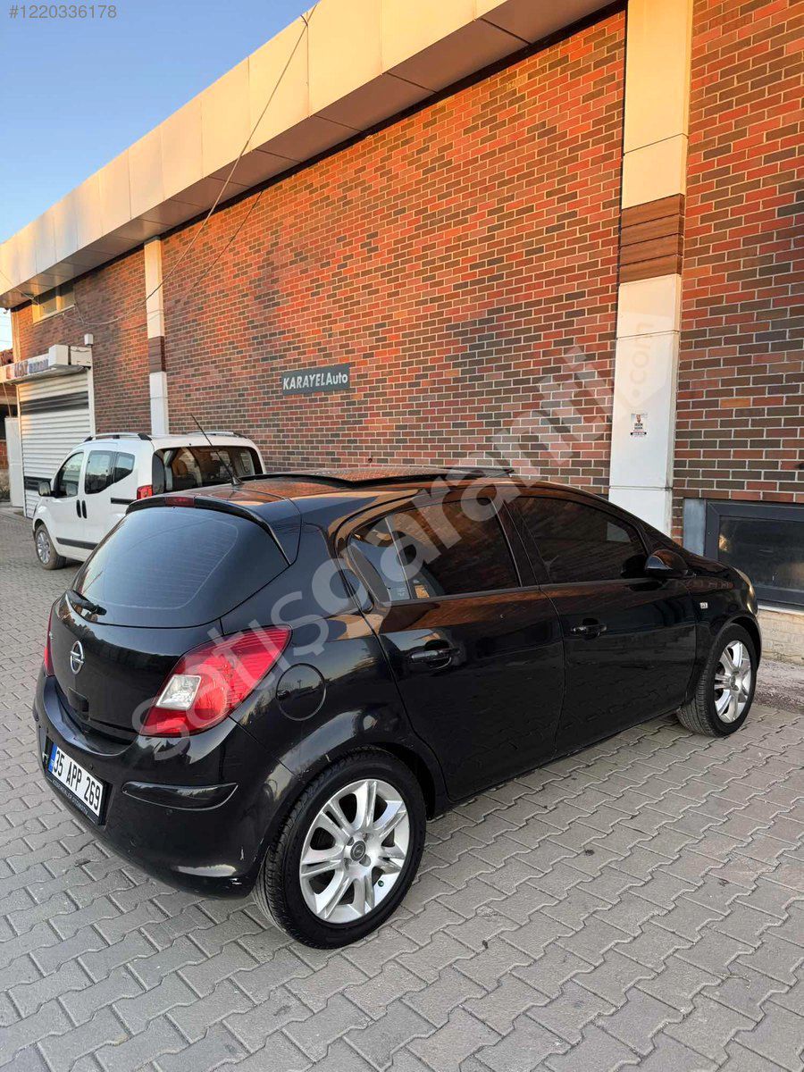 KAPLAN MOTORS'dan CAM TAVAN OTOMATİK 145 bin Km'de OPEL CORSA