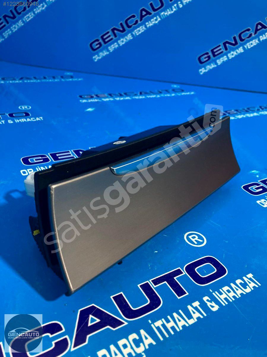 VW PASSAT B7 ORTA KONSOL ÖN KÜLLÜK SÖKME ORJ 3C0863284K