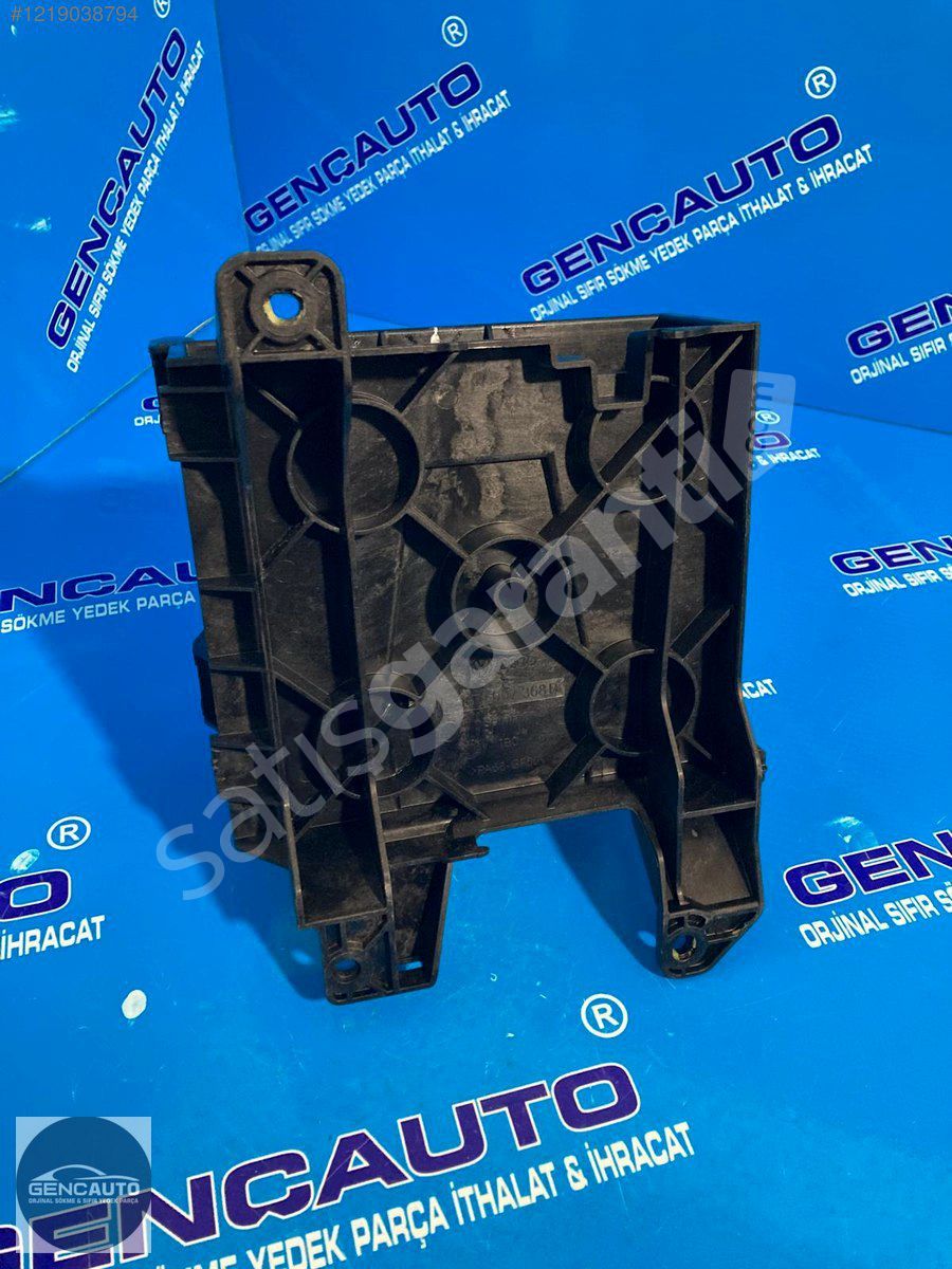 AUDİ A4 A5 CD ÇALAR TAŞIYICISI SÖKME ORJİNAL 8T0907368B