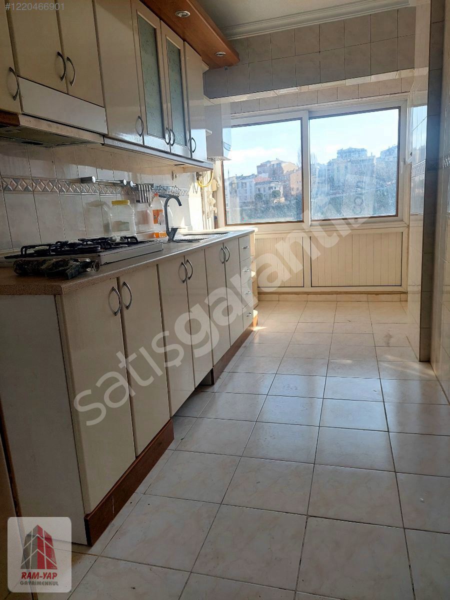 EYÜPSULTAN DÜĞMECİLERDE MANZARALI KİRALIK DAİRE