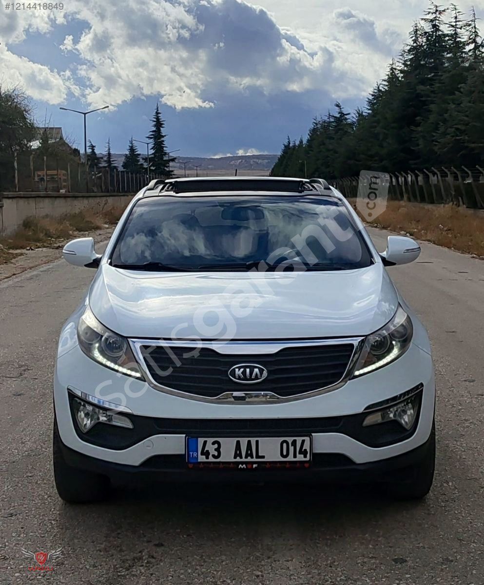 YÜREKLİDEN 2012 MODEL KİA SPORTAGE HATASIZ DEĞİŞENSİZ BOYASIZ