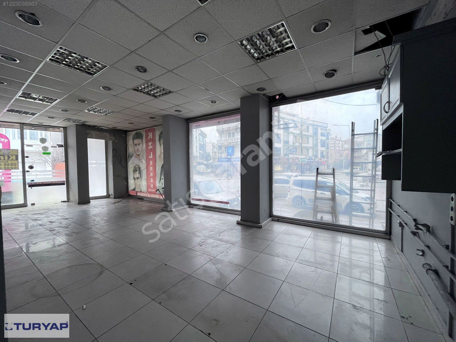 AKDOĞAN CADDESİ ÜSTÜNDE KOŞU İZBAN YAKINI 50 M2 KİRALIK DÜKKAN