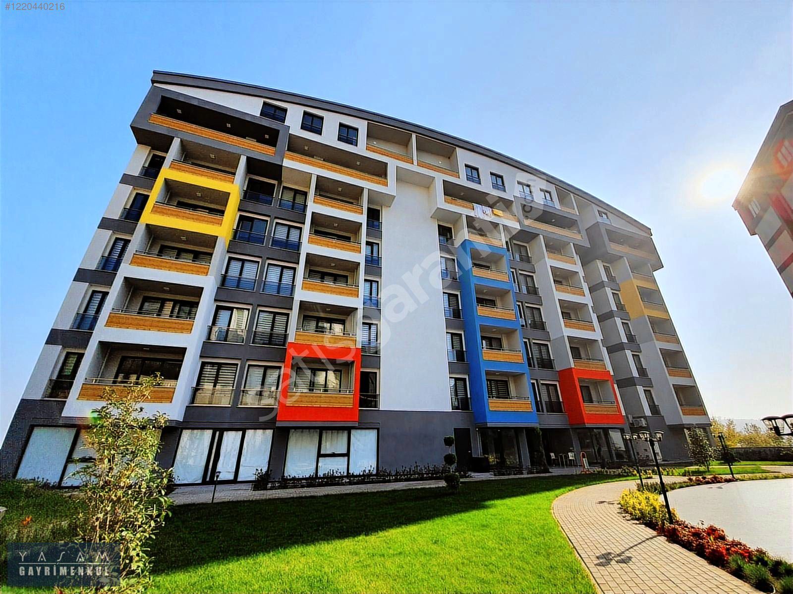 YAŞAM GAYRİMENKUL'DEN KİRALIK HAVUZLU EŞYALI 3+1 DUBLEX DAİRE