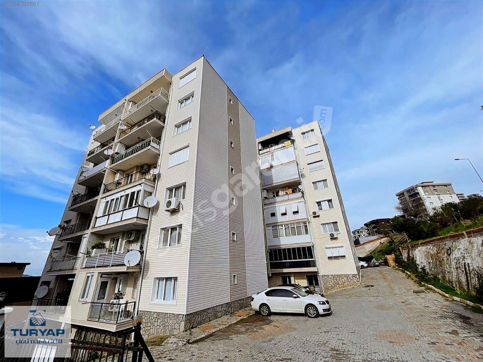 Çiğli Esentepe Mahallesinde Satılık 3+1 Daire