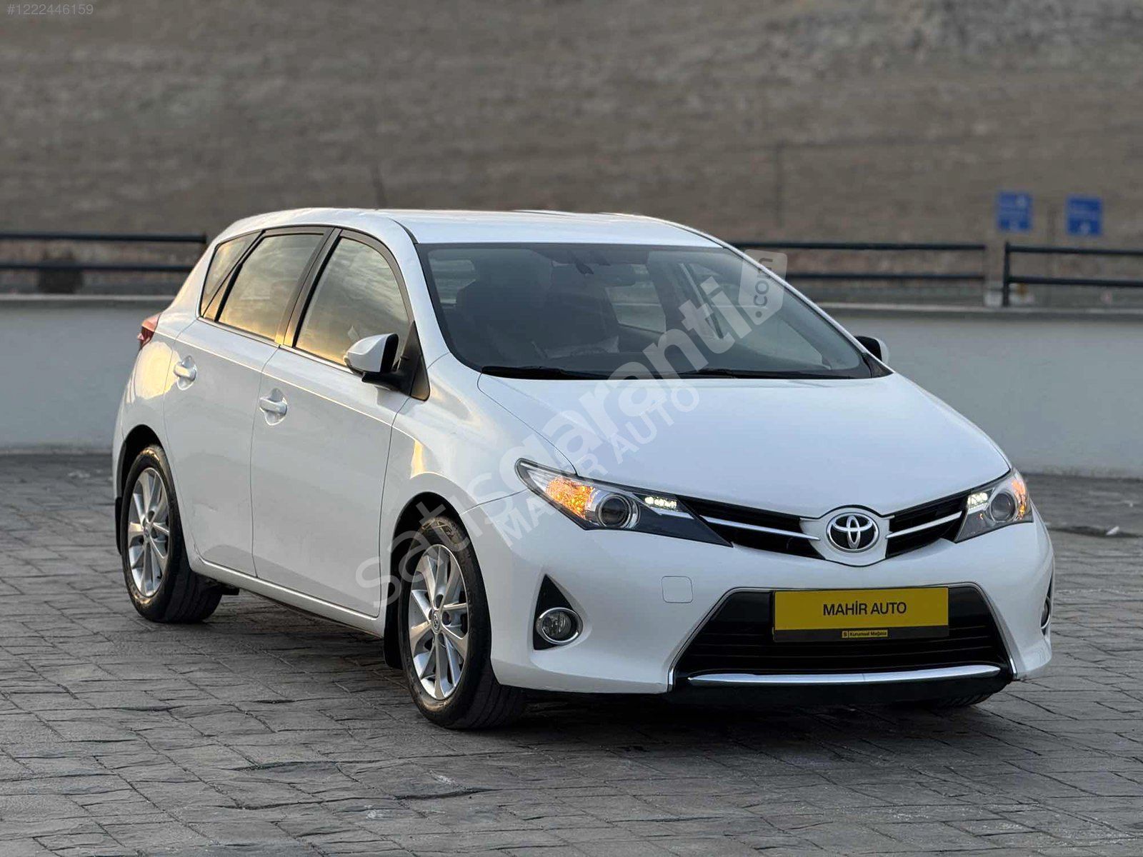 "MAHİR AUTO" 2012 MODEL MAKYAJLI KASA OTOMOTİK AURİS MAKYAJLI