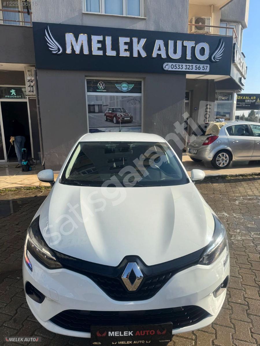 MELEK AUTO'DAN BİR PARÇA BOYALI 2022 MODEL CLİO 1.0 SCE JOY...