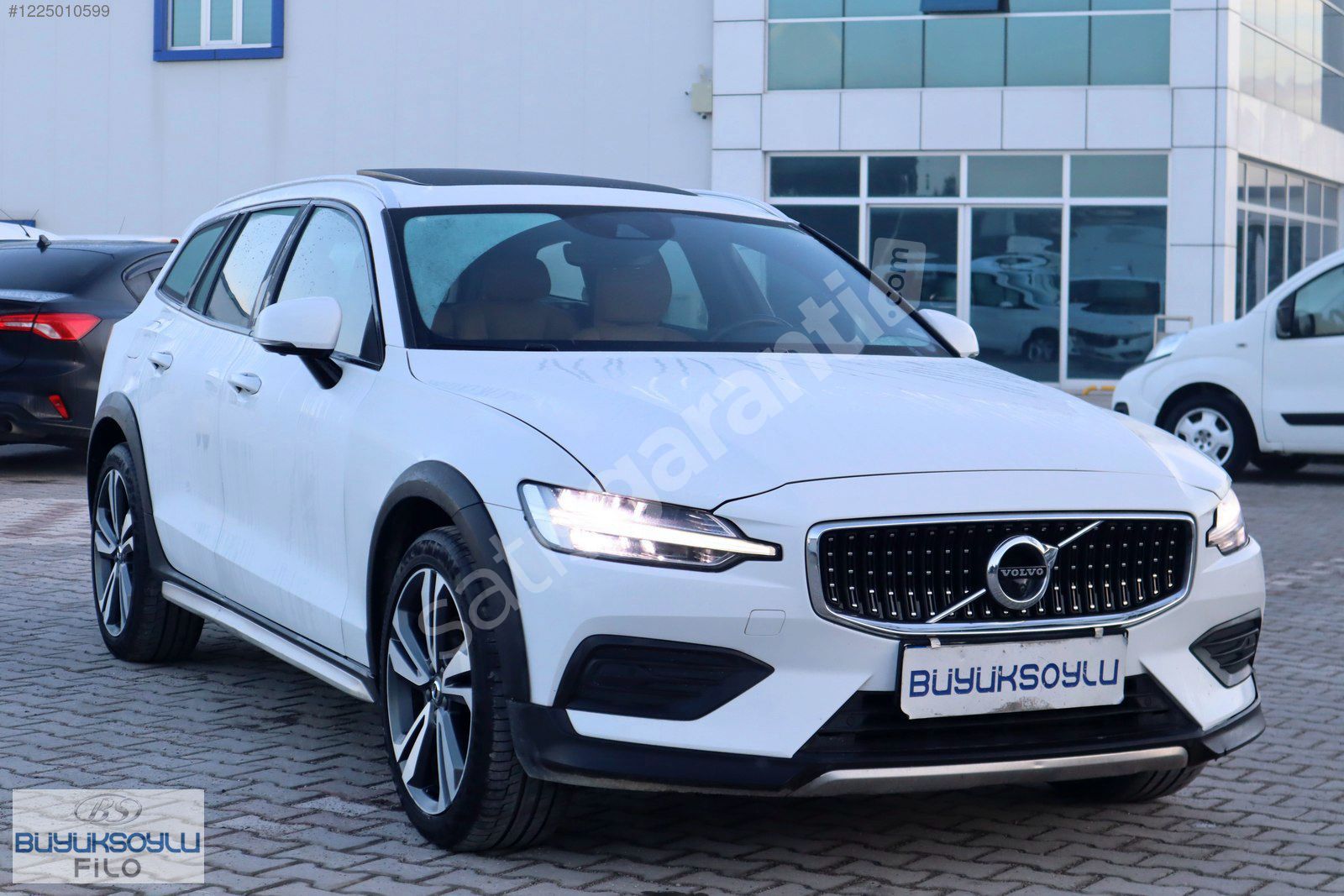 BÜYÜKSOYLU FİLO/2020 VOLVO V60 CROSS COUNTRY 2.0 D4 GEARTRONİC