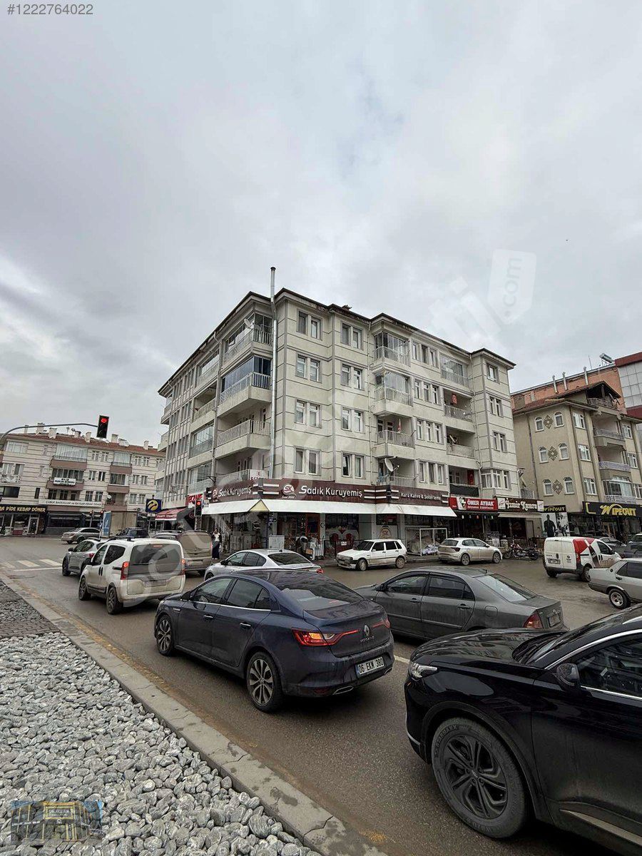 ANKARA BULVARINDA MUAZZAM KONUMDA 3+1 DAİRE
