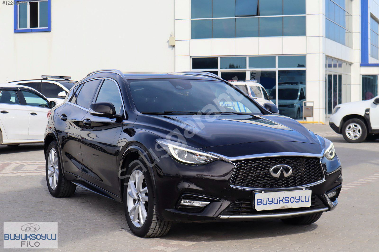 BÜYÜKSOYLU FİLO/2016 MODEL İNFİNİTİ Q30 1.6 PREMİUM *CAM TAVAN*