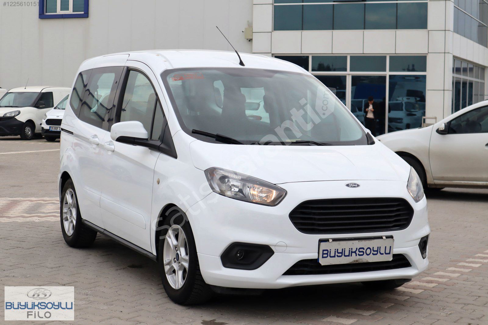 BÜYÜKSOYLU FİLO/2021 MODEL FORD TOURNEO COURİER 1.5 TDCİ DELUXE