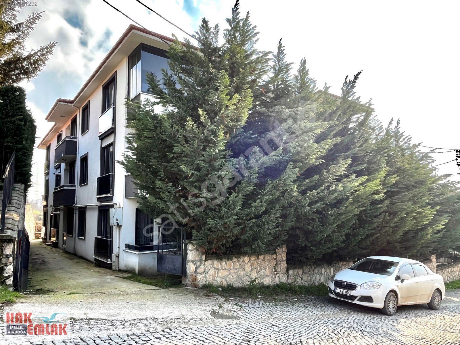 Hak Emlak'tan Üniversite Bölgesinde Satılık 1+1 Eşyalı Daire