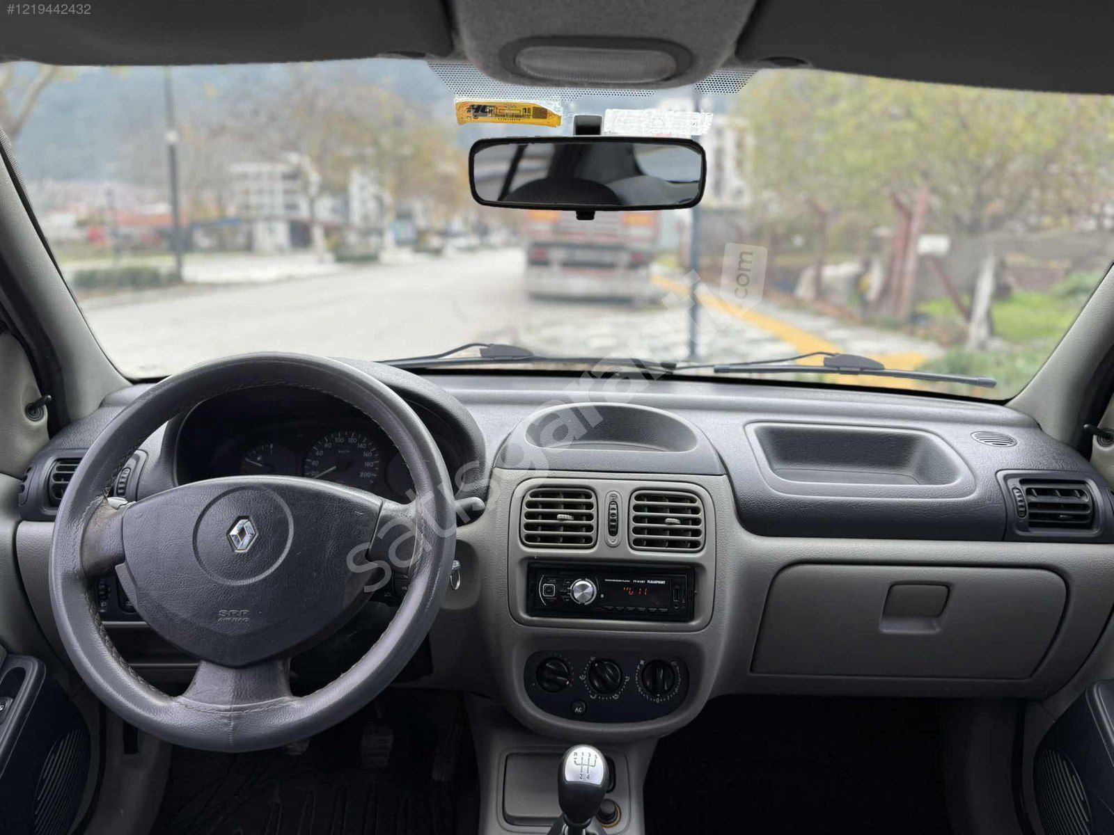 KARAPINAR OTOMOTİV DEN 2004 CLİO KLİMALI