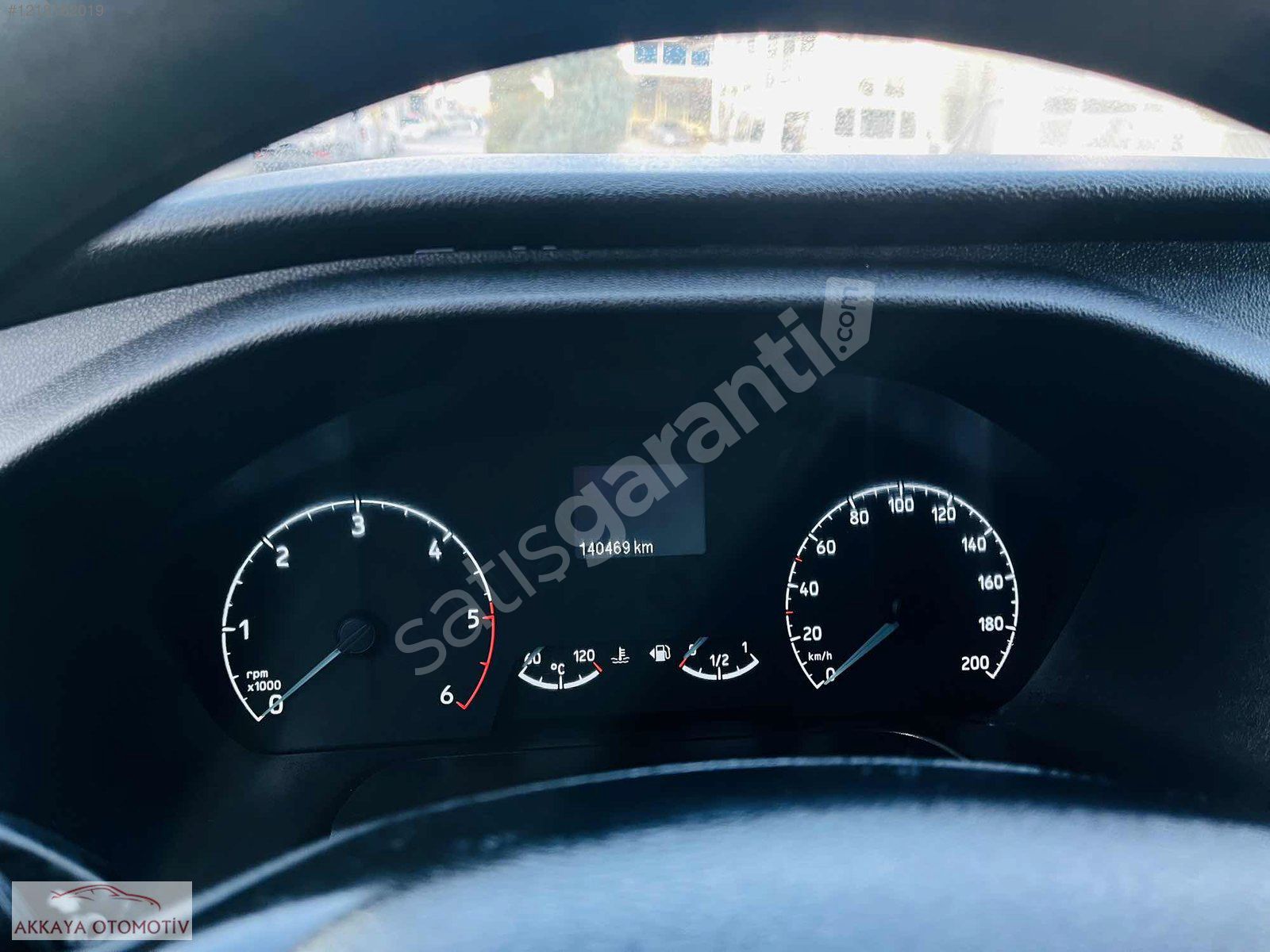 ALİ AKKAYA otomotiv de 350 l çift kabin 30 DAKİKAYA KREDİ