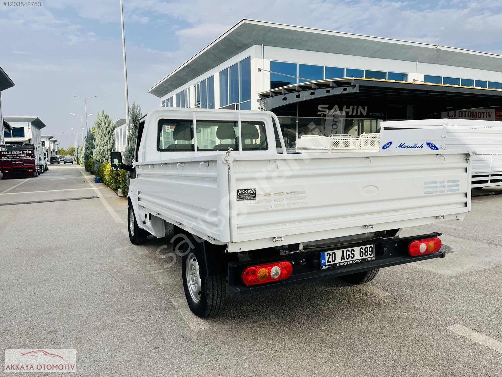 ALİ AKKAYA otomotiv de 330 kamyonet 30 DAKİKAYA KREDİ