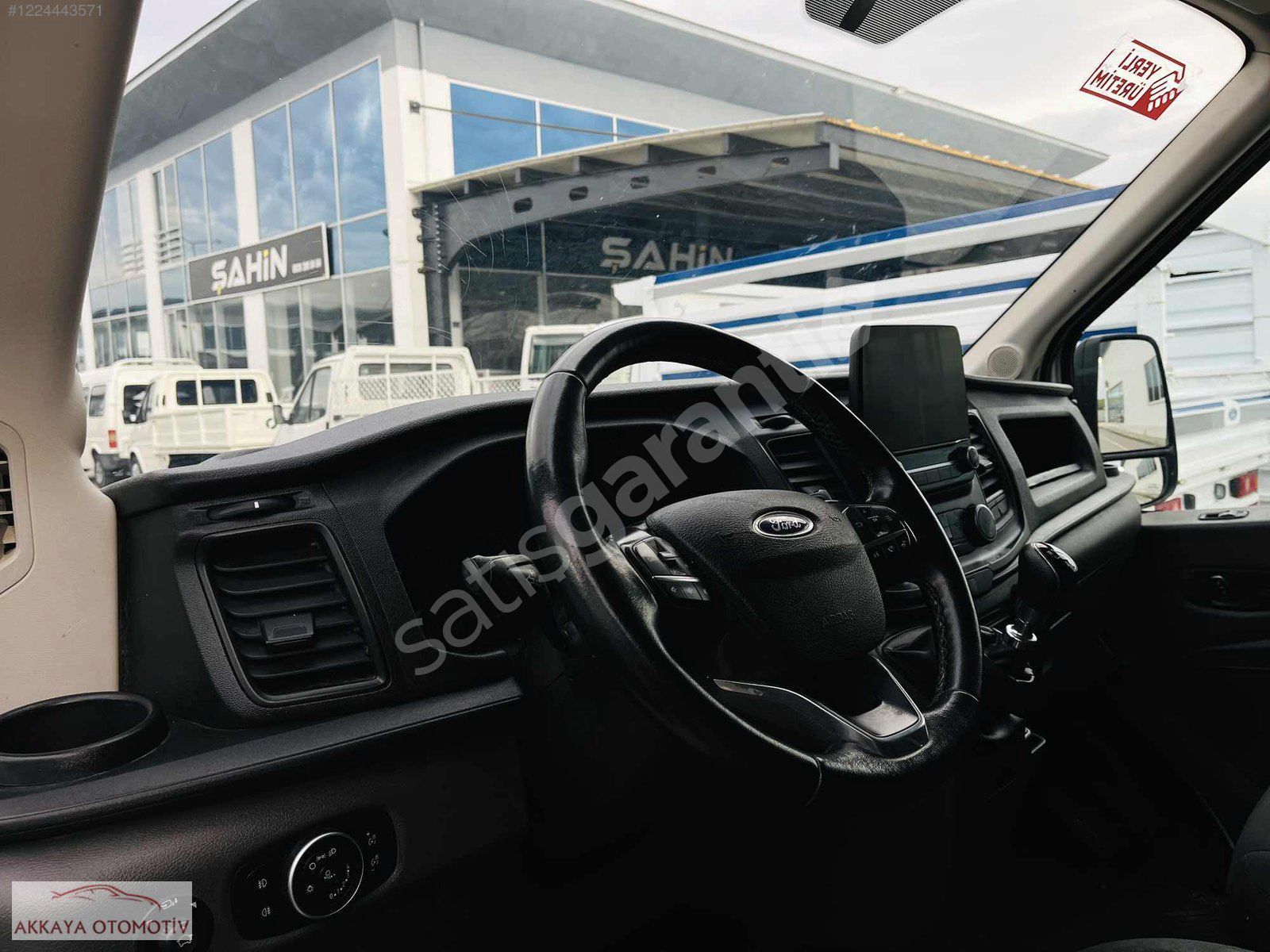 ALİ AKKAYA otomotiv de 350 Van hatasız 30 DAKİKAYA KREDİ