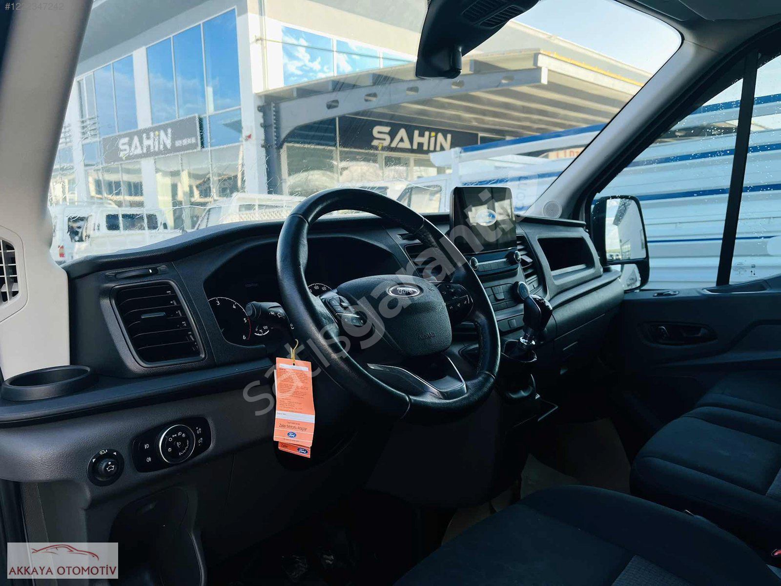 ALİ AKKAYA otomotiv de 350 Van 30 DAKİKAYA KREDİ