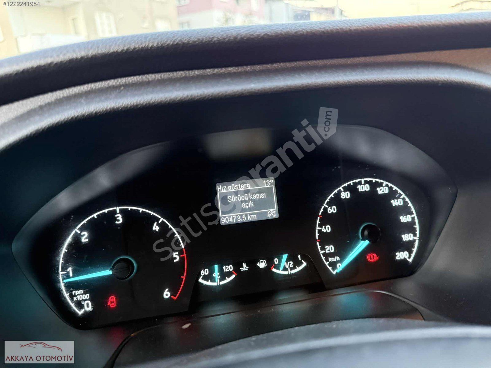 ALİ AKKAYA otomotiv de 350 Van 30 DAKİKAYA KREDİ