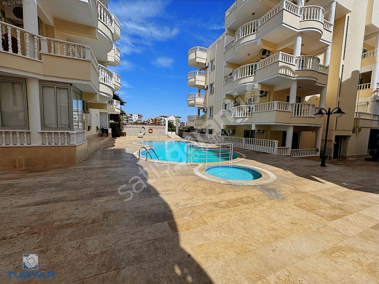 DİDİM SATILIK ALTINKUMDA SİTEDE EŞYALI 3+1 BAHÇE KATI DAİRE