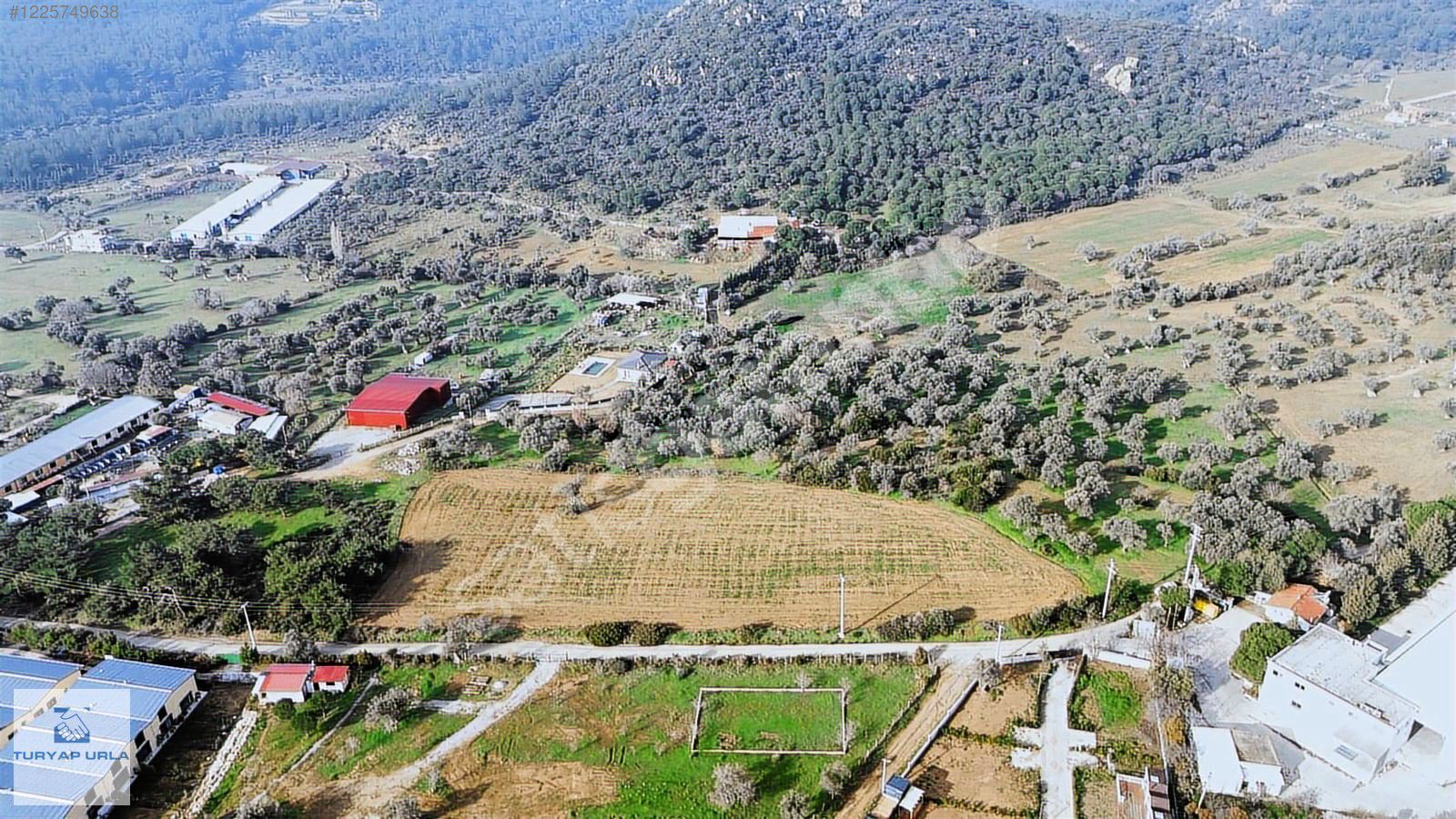 TURYAP'tan Urla Rüstem'de 8 Dönüme Yakın Yol Cepheli Tarla