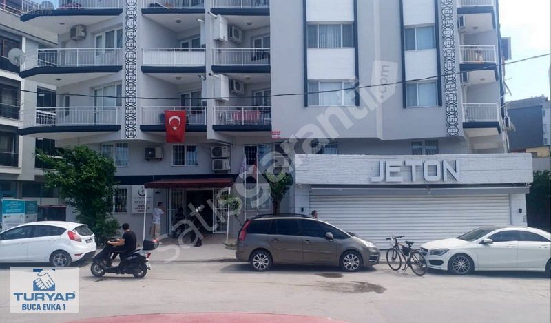 Buca Çevikbir Pazaryeri Yakını Cadde Üzeri 3+1 Satılık Daire